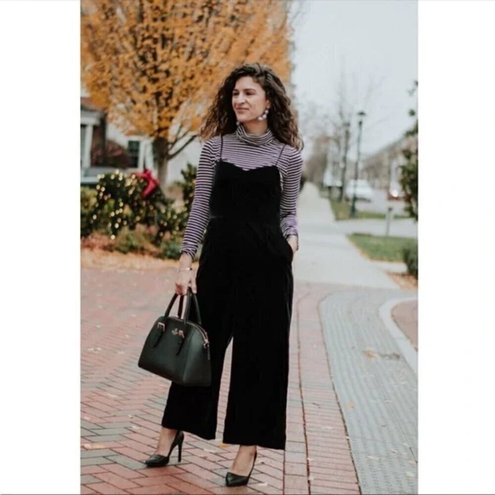 Old Navy Women Cropped Wide Leg Spaghetti Strap Black Jumpsuit
